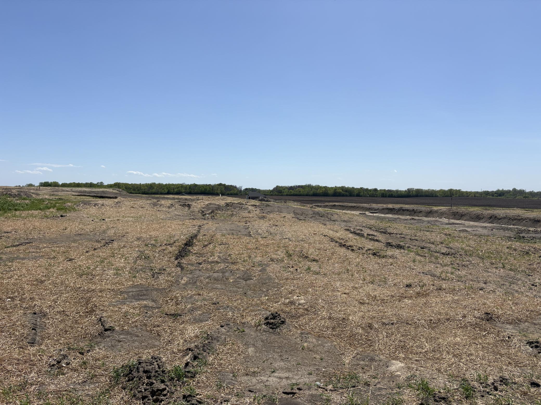 Lot available in Maple Lake's newest development JR Estates. This corner lot in the cul de sac is perfect for your new build.
