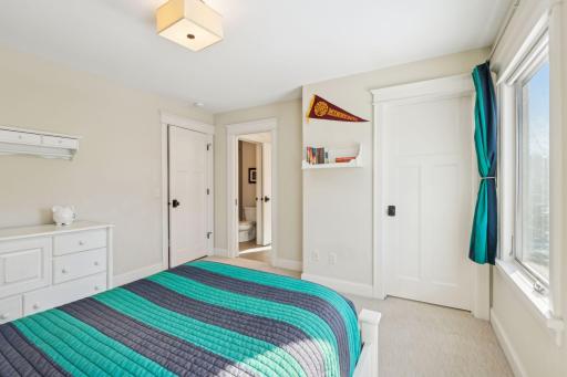 4243 Vincent Avenue S, Minneapolis, MN 55410