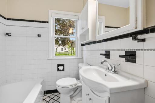 749 Cottage Avenue W, Saint Paul, MN 55117