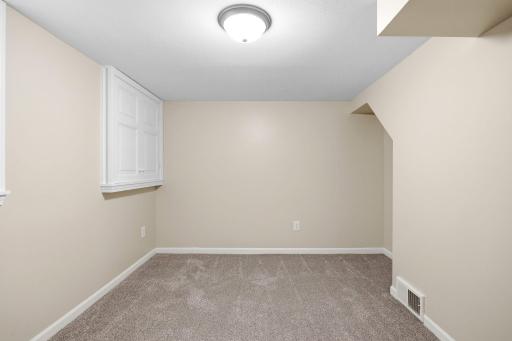 749 Cottage Avenue W, Saint Paul, MN 55117