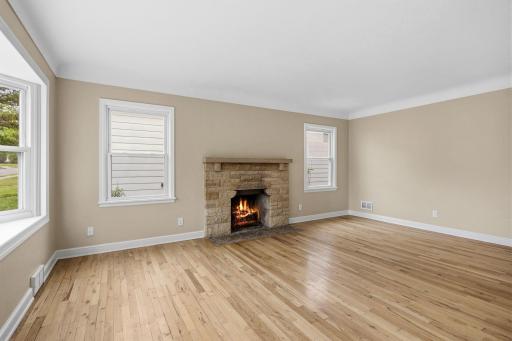 749 Cottage Avenue W, Saint Paul, MN 55117