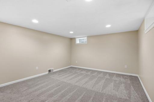 749 Cottage Avenue W, Saint Paul, MN 55117