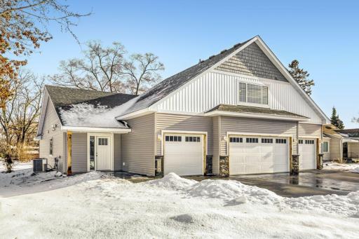 Attached 2BR 1BA 1car garage one level "bonus" living quarters