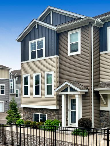 2278 Polar Way, North Saint Paul, MN 55109
