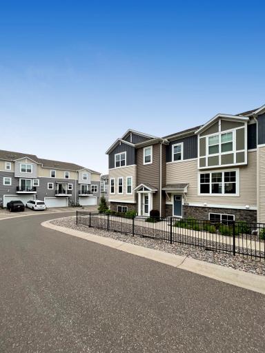 2278 Polar Way, North Saint Paul, MN 55109