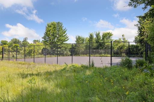4640 McDonald Drive North - Spacecrafting - 0102.jpg