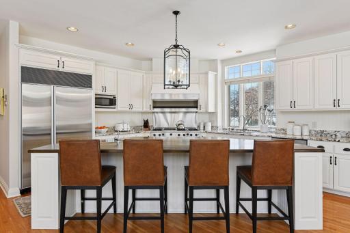 45 Gideons Point Road, Excelsior, MN 55331