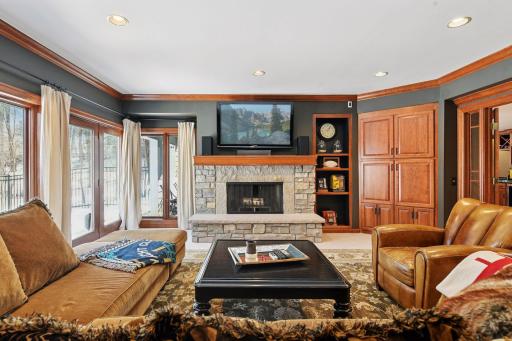 45 Gideons Point Road, Excelsior, MN 55331