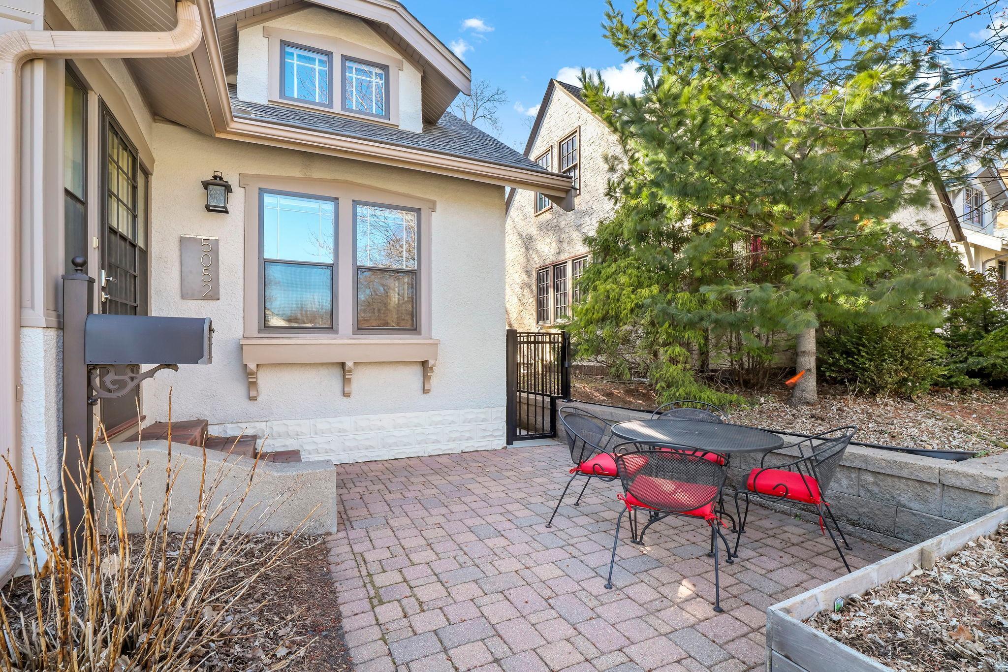 24-web-or-mls-5052 Morgan Ave, Minneapolis, MN_0005.jpg