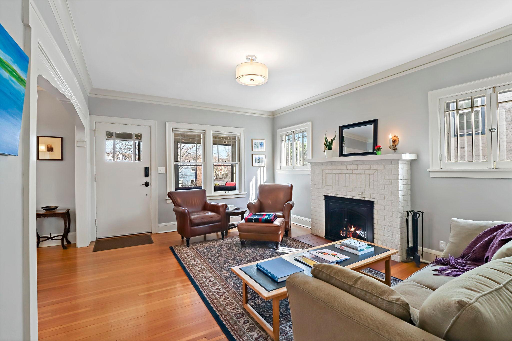 34-web-or-mls-5052 Morgan Ave, Minneapolis, MN_0015.jpg