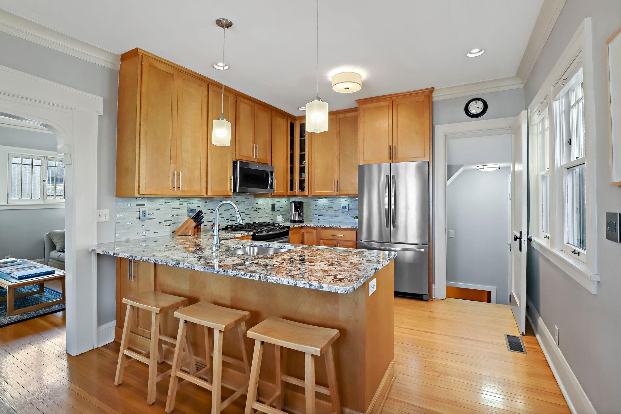 39-web-or-mls-5052 Morgan Ave, Minneapolis, MN_0020.jpg