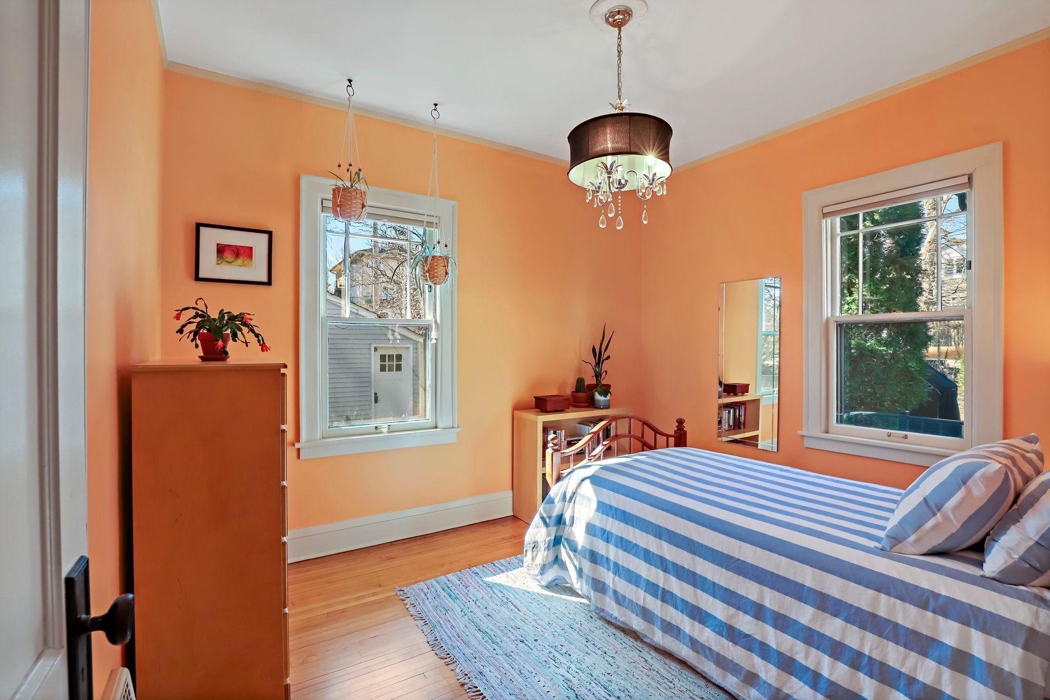 48-web-or-mls-5052 Morgan Ave, Minneapolis, MN_0029.jpg