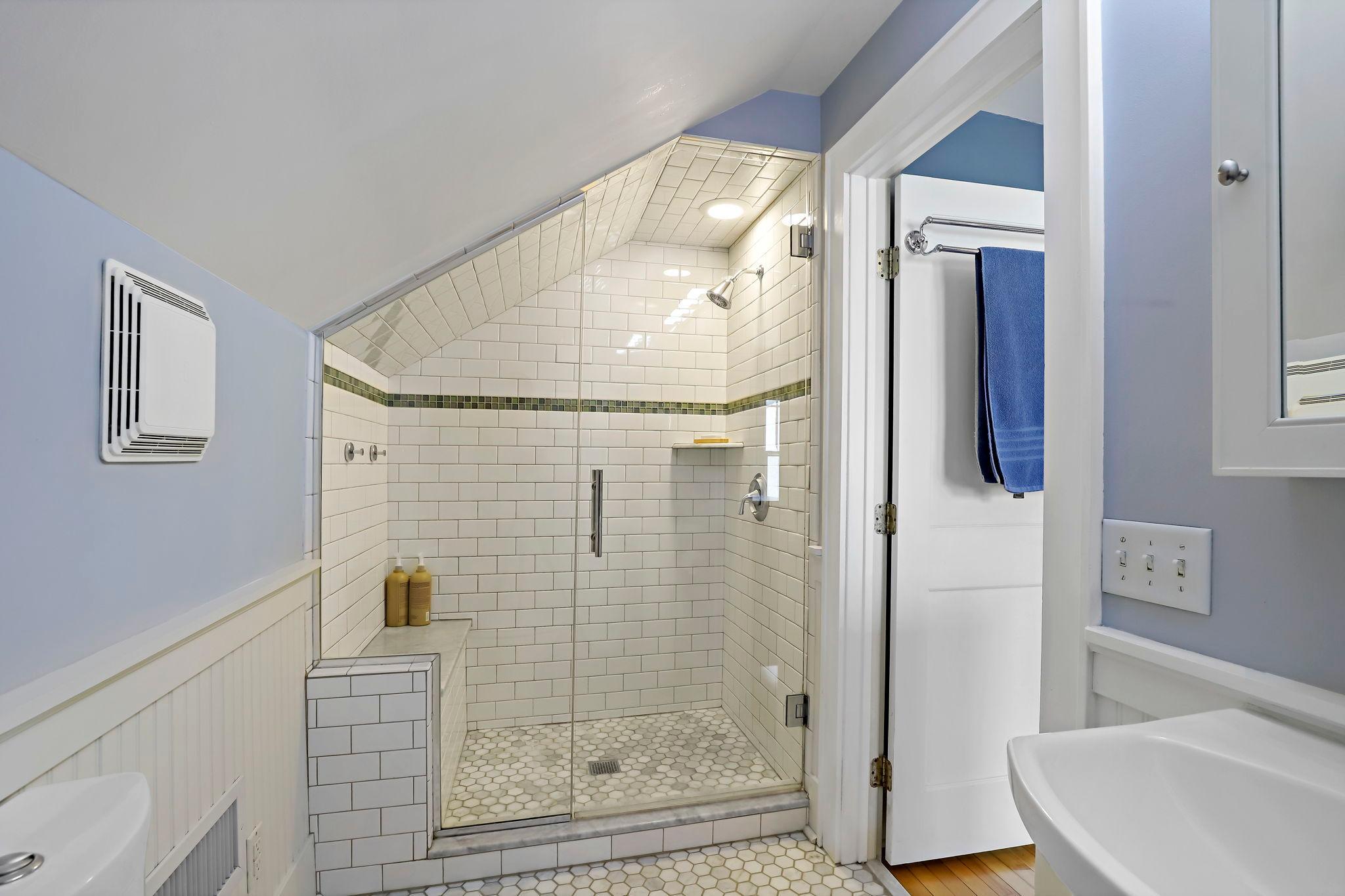 56-web-or-mls-5052 Morgan Ave, Minneapolis, MN_0037.jpg