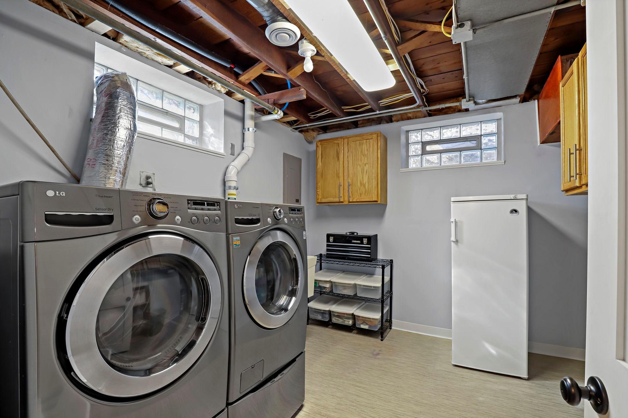 12-web-or-mls-5052 Morgan Ave, Minneapolis, MN_0051.jpg