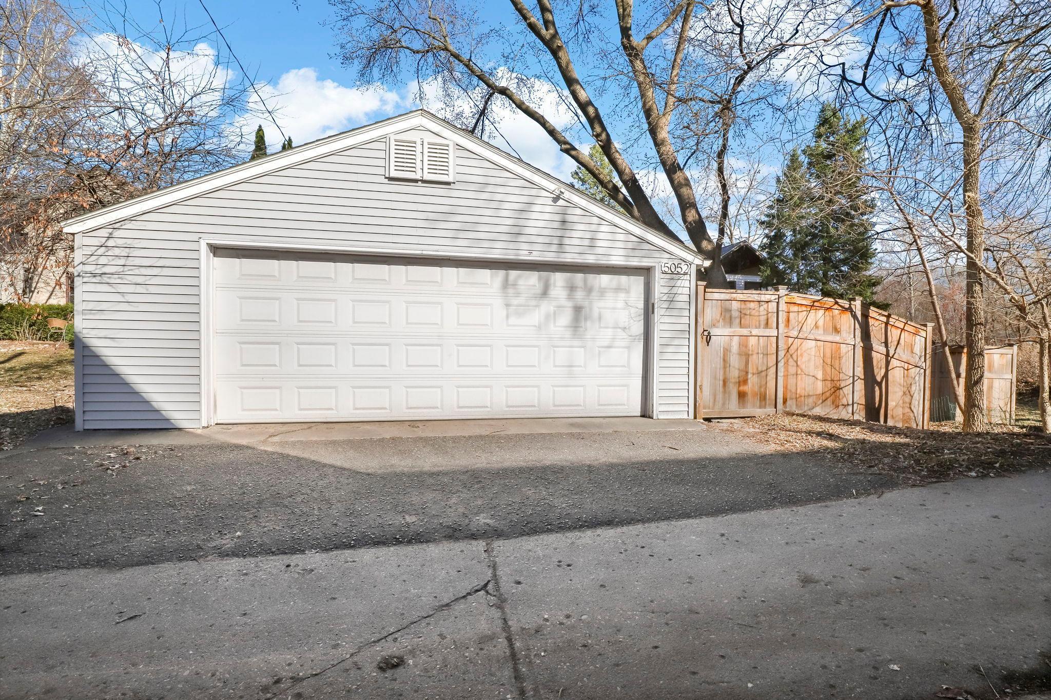 28-web-or-mls-5052 Morgan Ave, Minneapolis, MN_0009.jpg