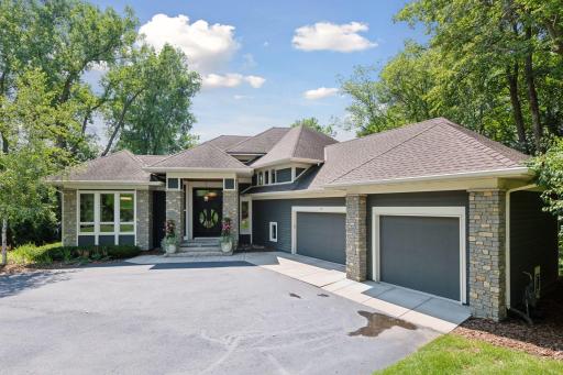 15 Queensland Lane N, Plymouth, MN 55447