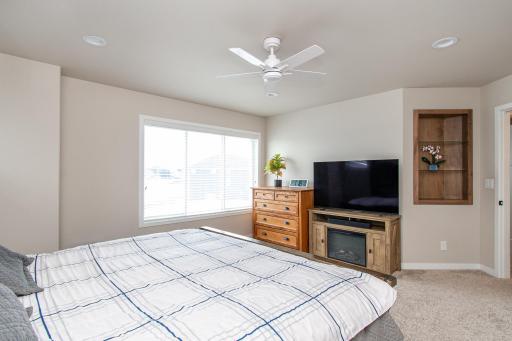 5507 Lori Lane W, West Fargo, ND 58078