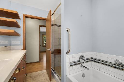 6911 Booth Avenue, Inver Grove Heights, MN 55076