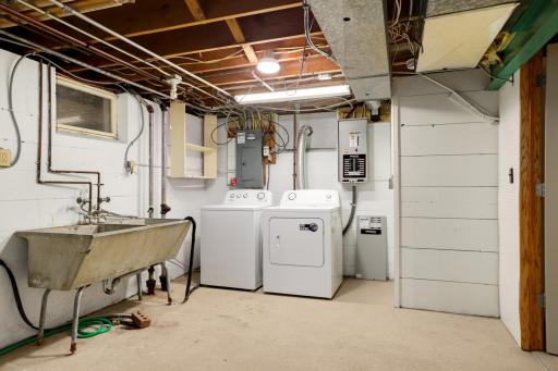 6911 Booth Avenue, Inver Grove Heights, MN 55076