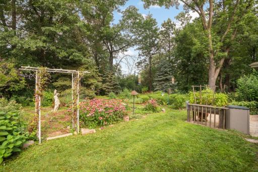 6911 Booth Avenue, Inver Grove Heights, MN 55076