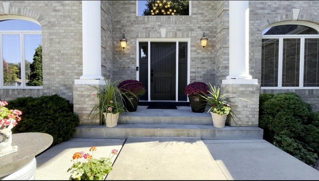 301 Plymouth Road.jpg