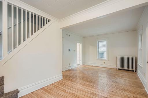 595 Hawthorne Avenue E, Saint Paul, MN 55130