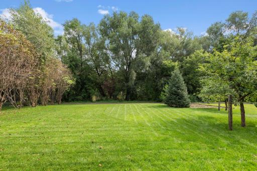 Private Views of Crow River and Crow Hassan Park Reserve - a lot of wildlife!