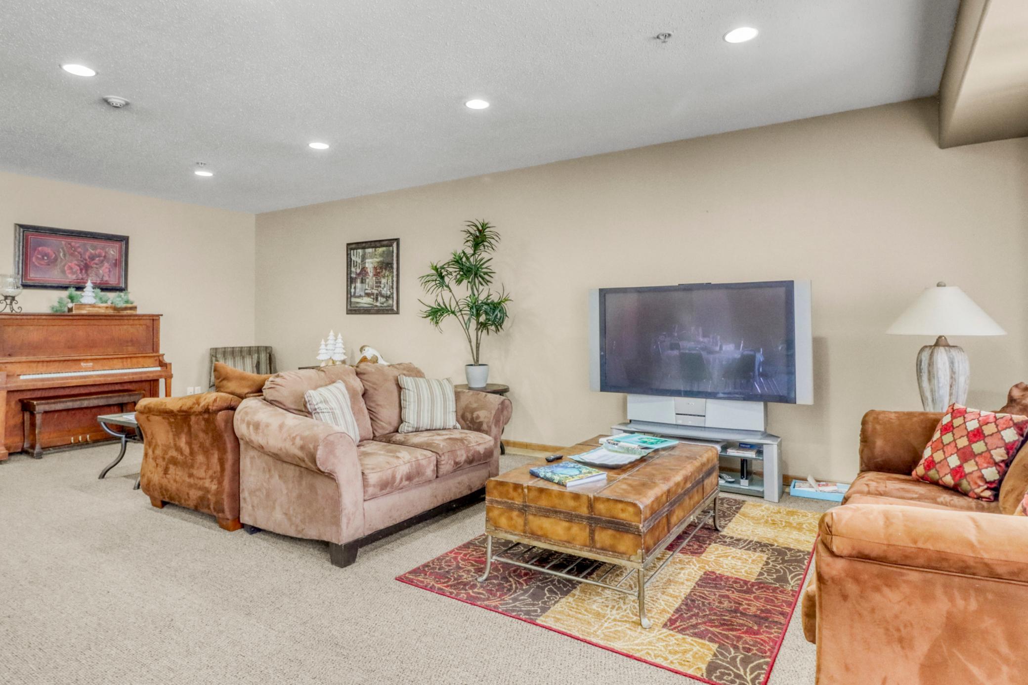Community Room1_2.JPG