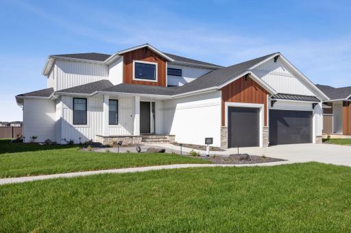 6837 Sunrise Point, Horace, ND 58047