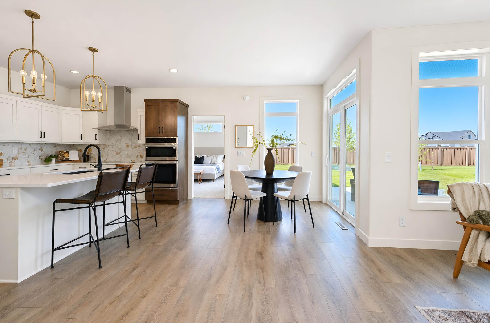 Kitchen / Dining
