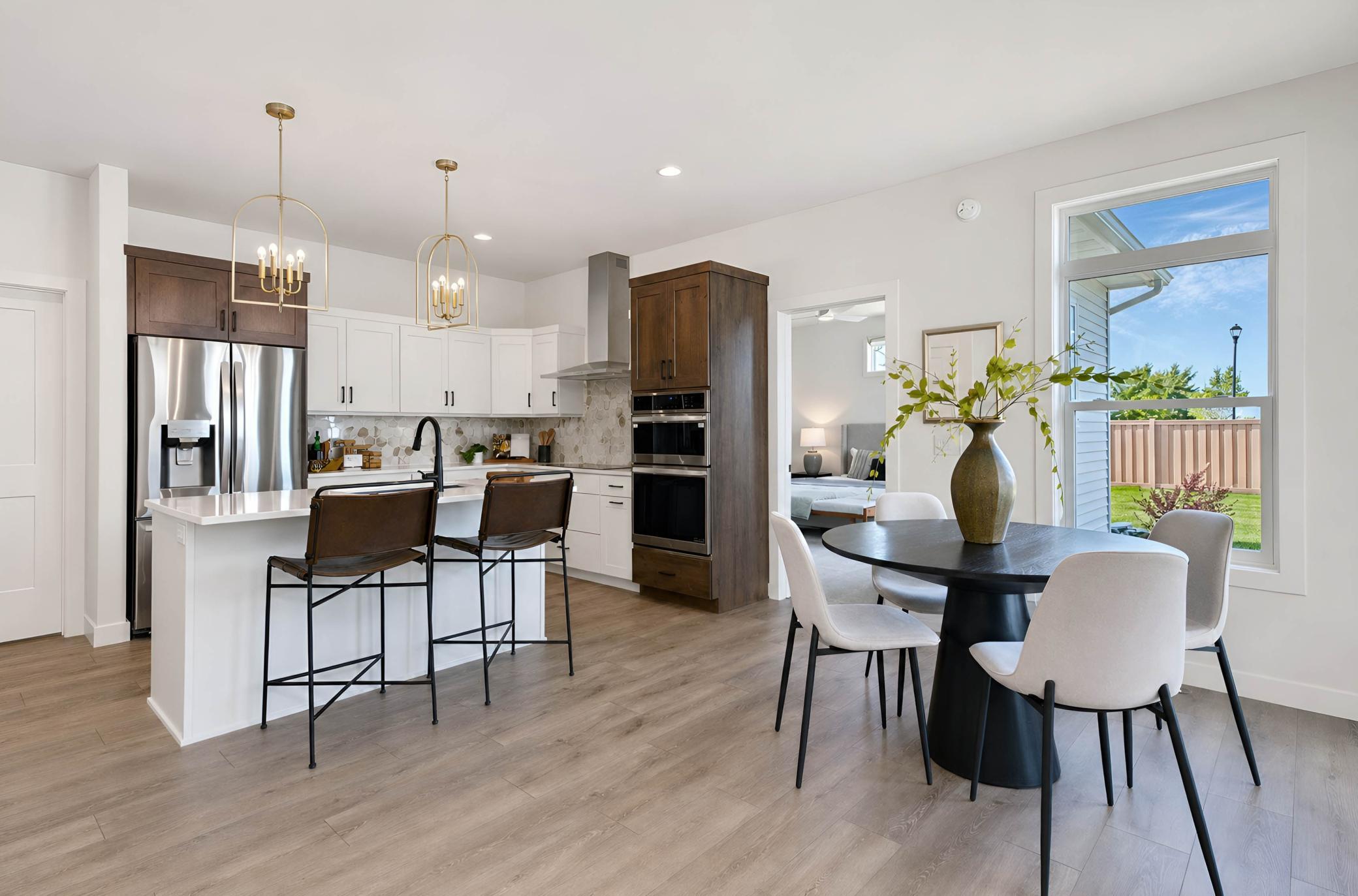 Kitchen / Dining