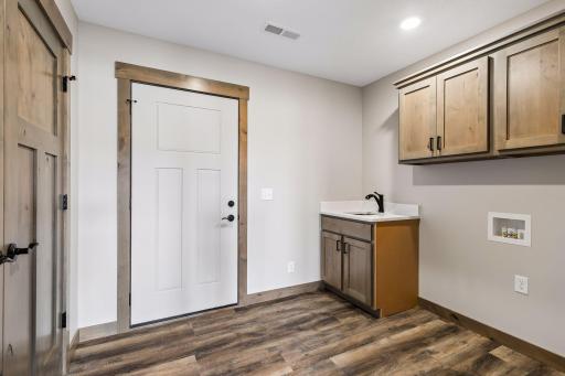 480 Coyote Way, New Richmond, WI 54017