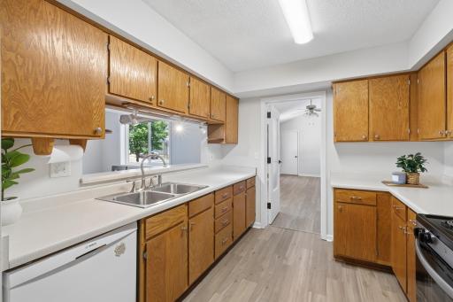 15834 Griffon Path, Apple Valley, MN 55124