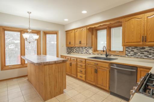5245 Clayton Drive, Maple Plain, MN 55359