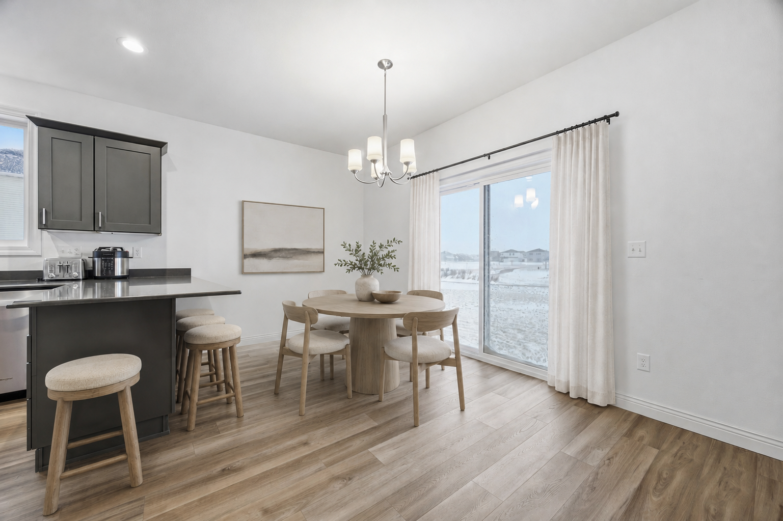 virtual staging dining area