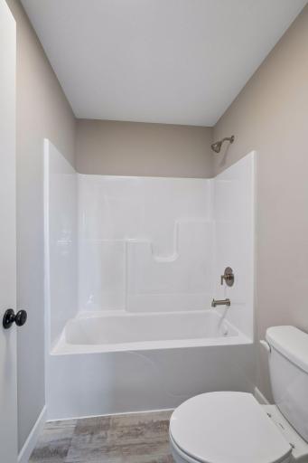 7264 Ambercrest Curve, Inver Grove Heights, MN 55077
