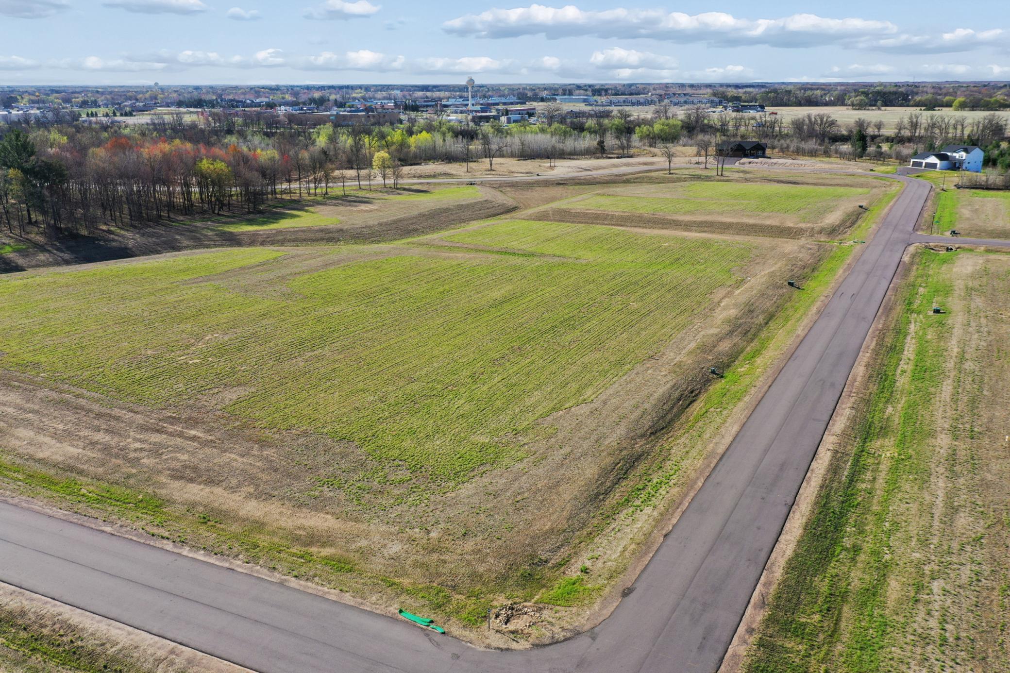 39033 Everton Ave - Side View of Lot