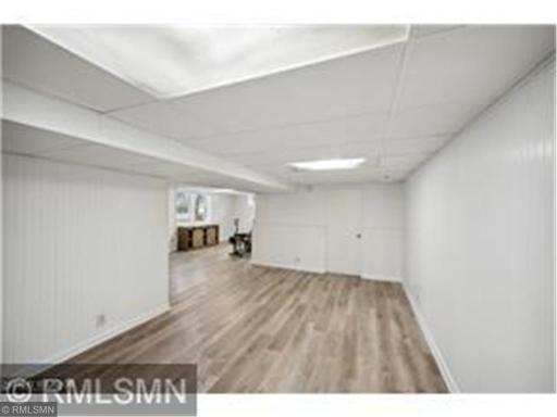 5825 family room.jpg