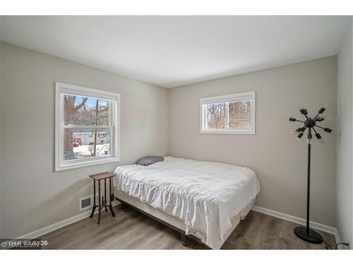 5835 Bedroom Main level.jpg