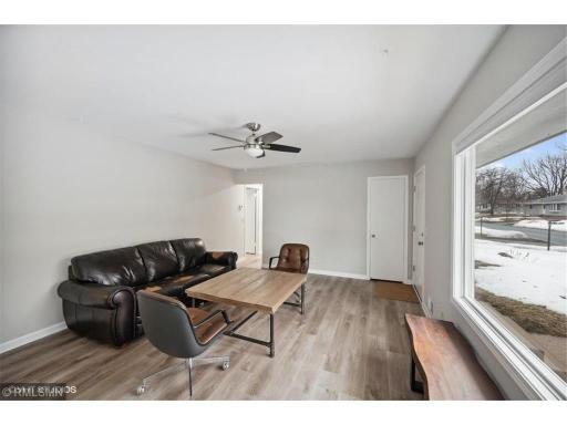 5825 living room.jpg