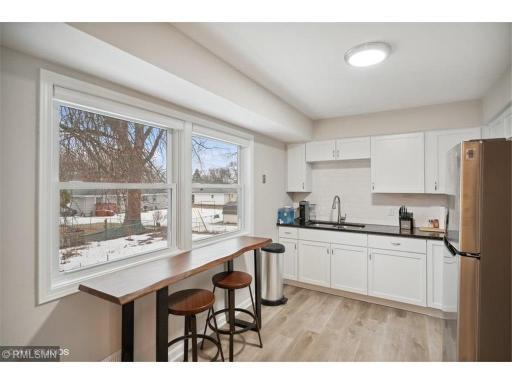 5825 kitchen window.jpg