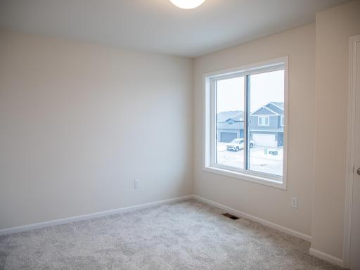 6704 Meadow View Drive S, Fargo, ND 58104