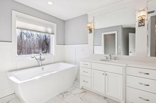 15525 52nd Place N, Minneapolis, MN 55446