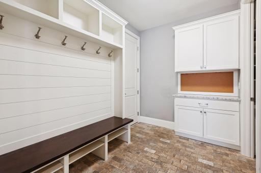 15525 52nd Place N, Minneapolis, MN 55446