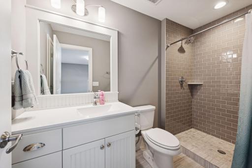 15525 52nd Place N, Minneapolis, MN 55446