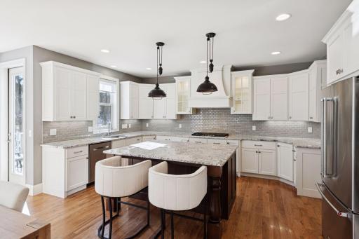 15525 52nd Place N, Minneapolis, MN 55446