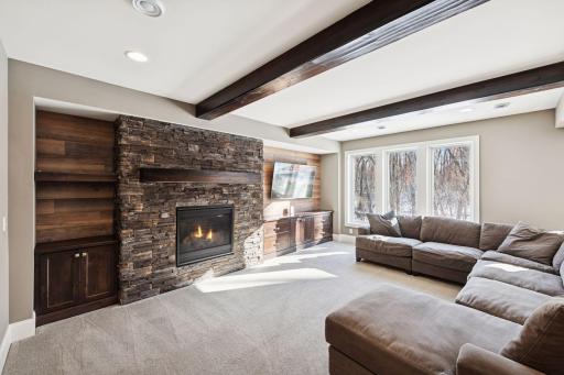 15525 52nd Place N, Minneapolis, MN 55446