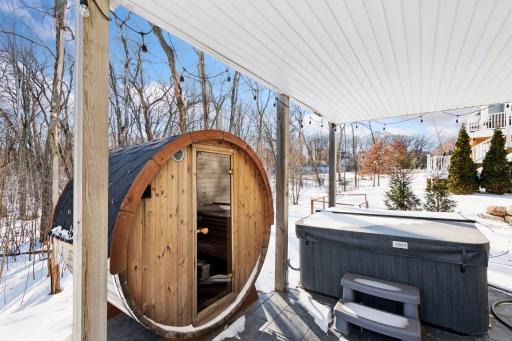 15525 52nd Place N, Minneapolis, MN 55446