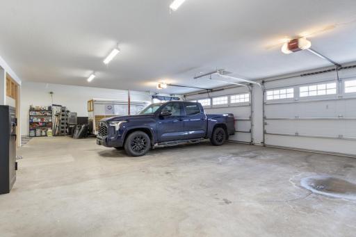 5901 Drake Drive, Maple Plain, MN 55359