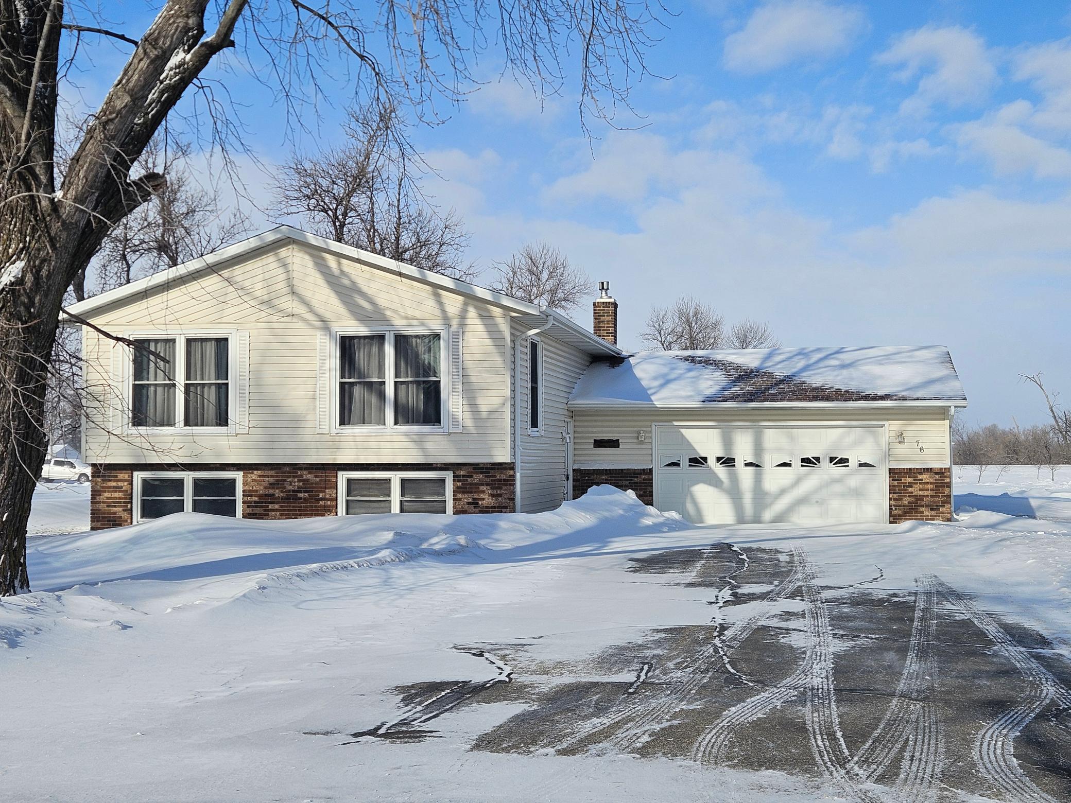 76 7th Avenue S, Wahpeton, ND 58075
